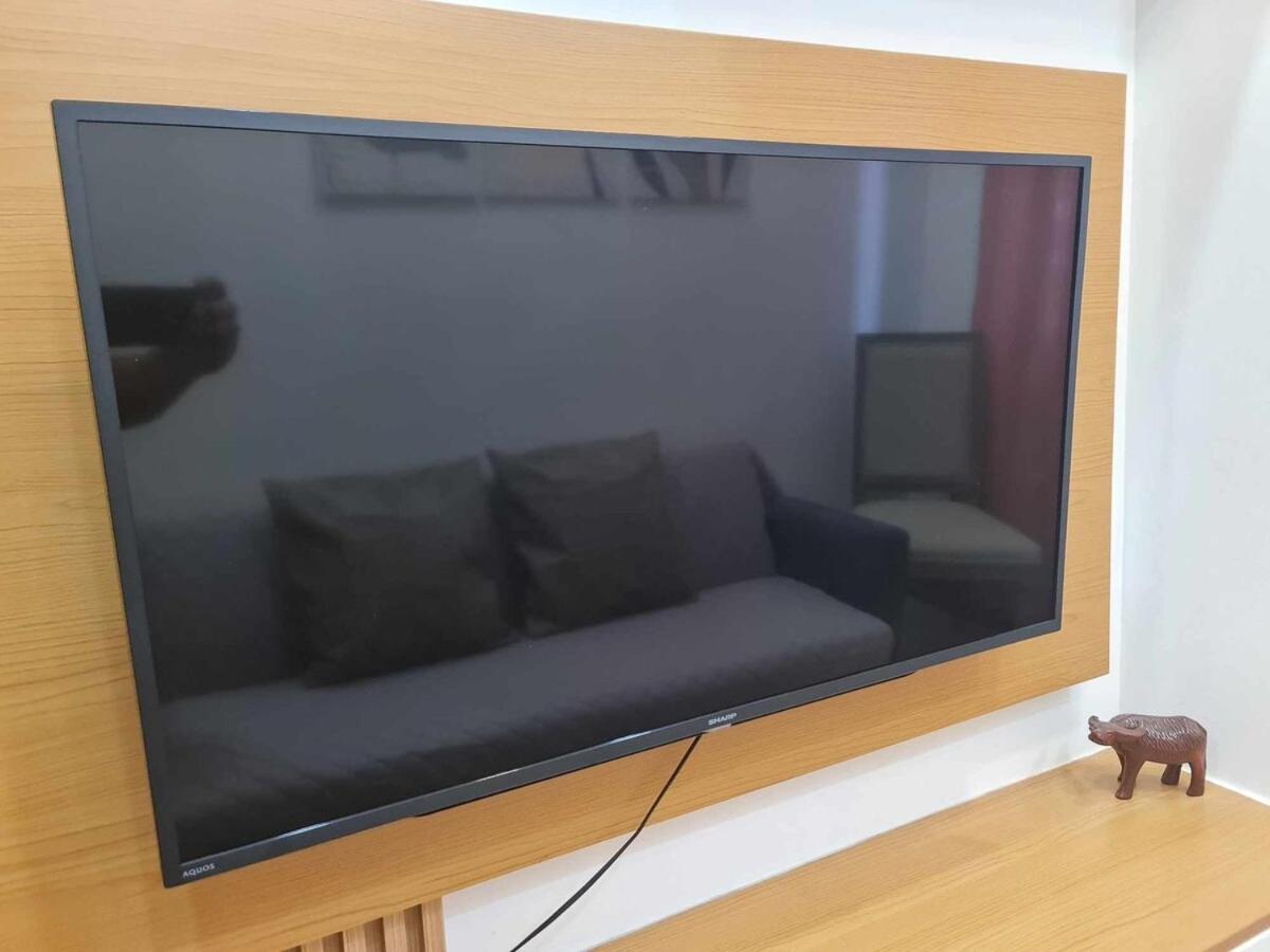 Sleek 1 Bedroom At Fame Residences With Balcony Manila