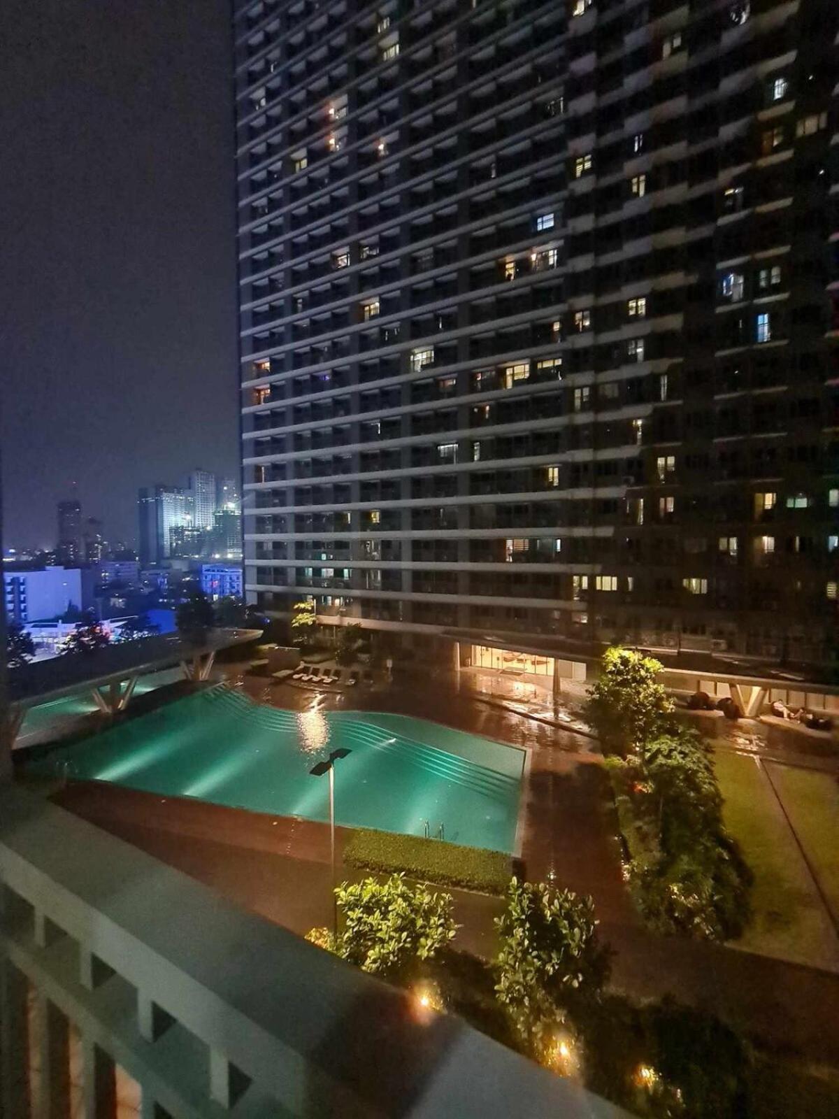 Sleek 1 Bedroom At Fame Residences With Balcony Apartment Manila
